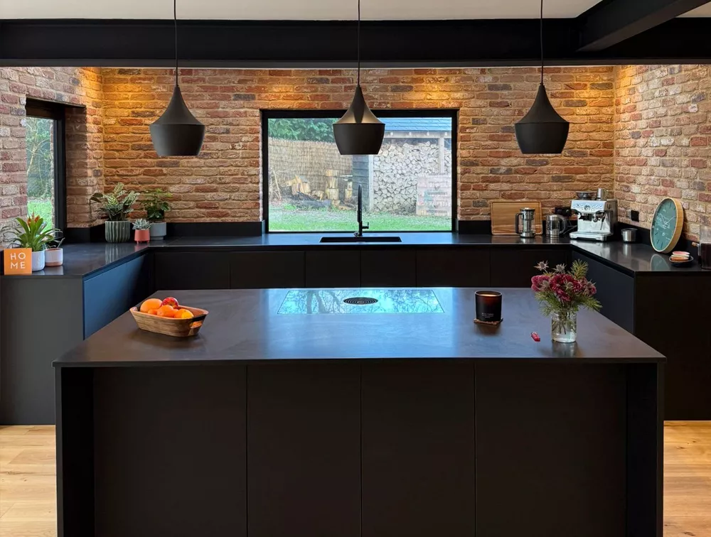 The best quartz, marble and granite surfaces for kitchens, bathrooms and living spaces