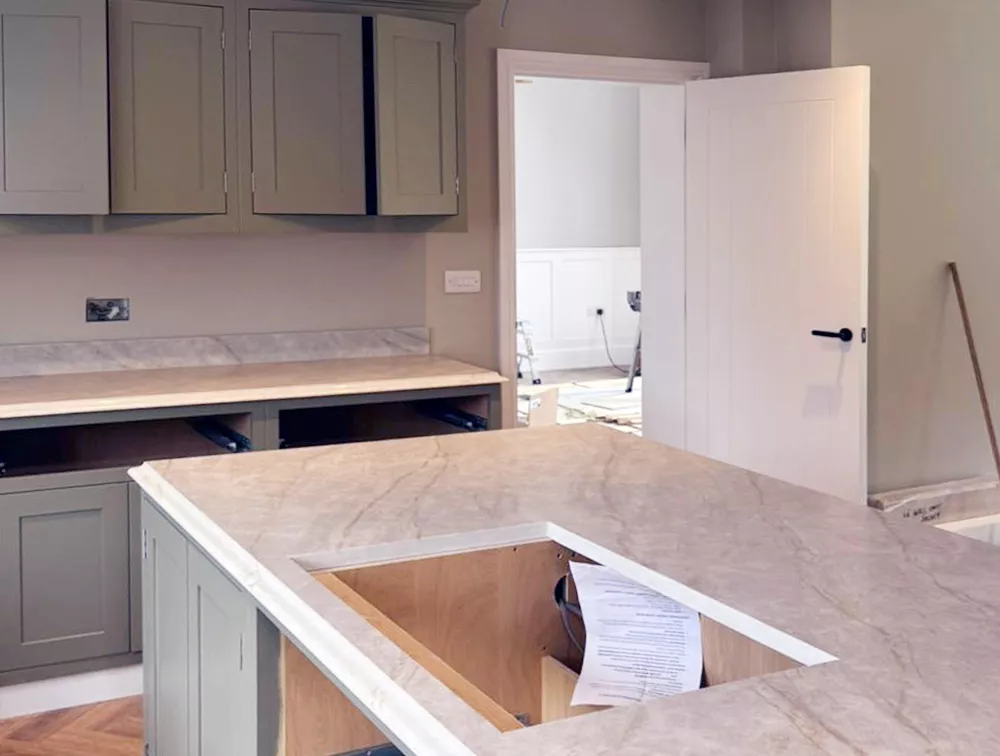 The best quartz, marble and granite surfaces for kitchens, bathrooms and living spaces